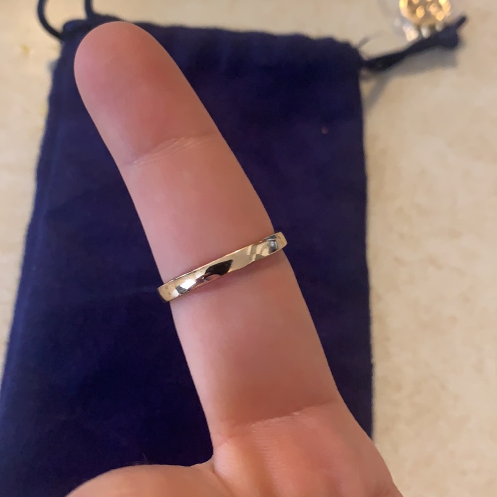 Gold ring - Picture 2 of 3